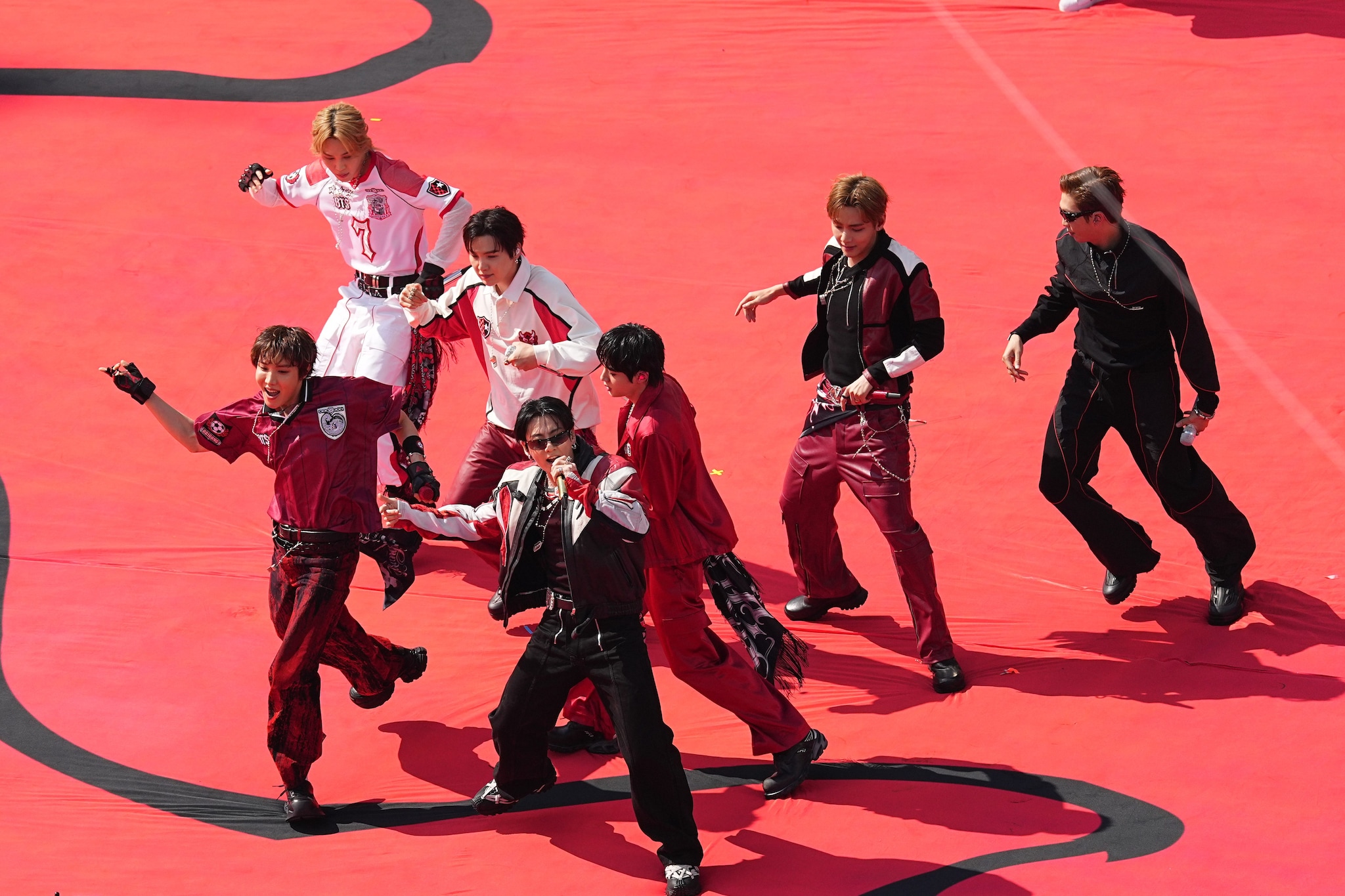 I BTS, uno dei gruppi K–pop più famosi e amati sul palco dell'Halftime show