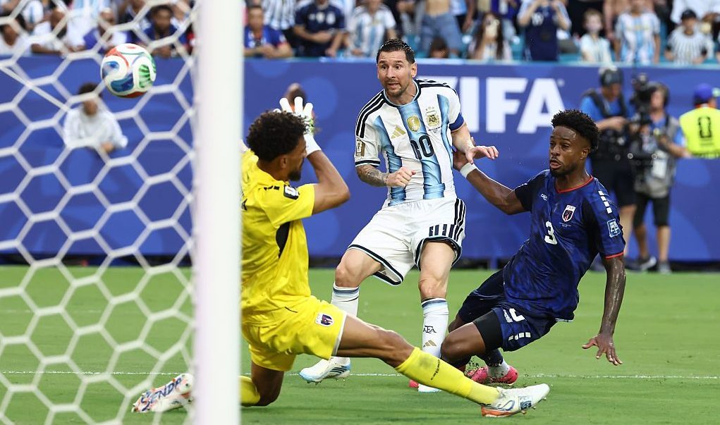 Adani impazzisce al gol di Messi, ma è la frase di Rimedio che fa rumore: "Il replay ce lo godiamo in silenzio"