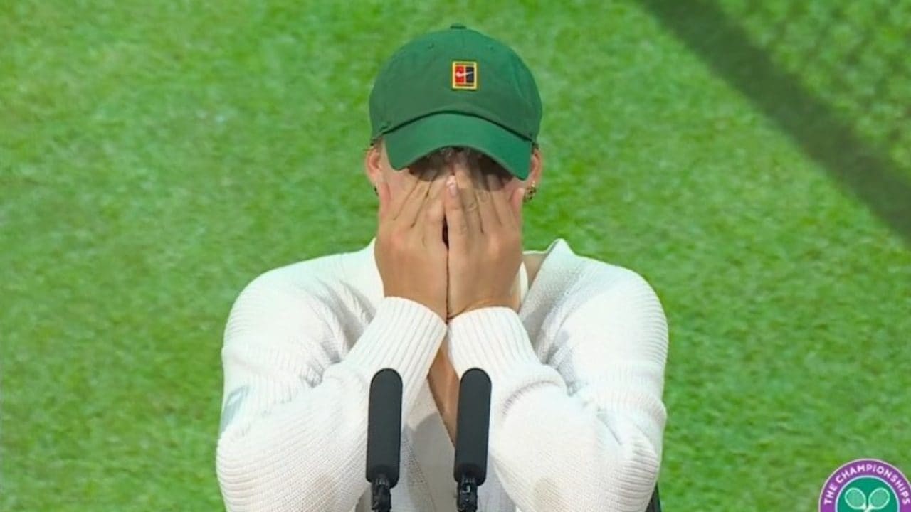 Mirra Andreeva scoppia a piangere dopo il ko a Wimbledon: "Mi serviranno dei giorni per riprendermi"