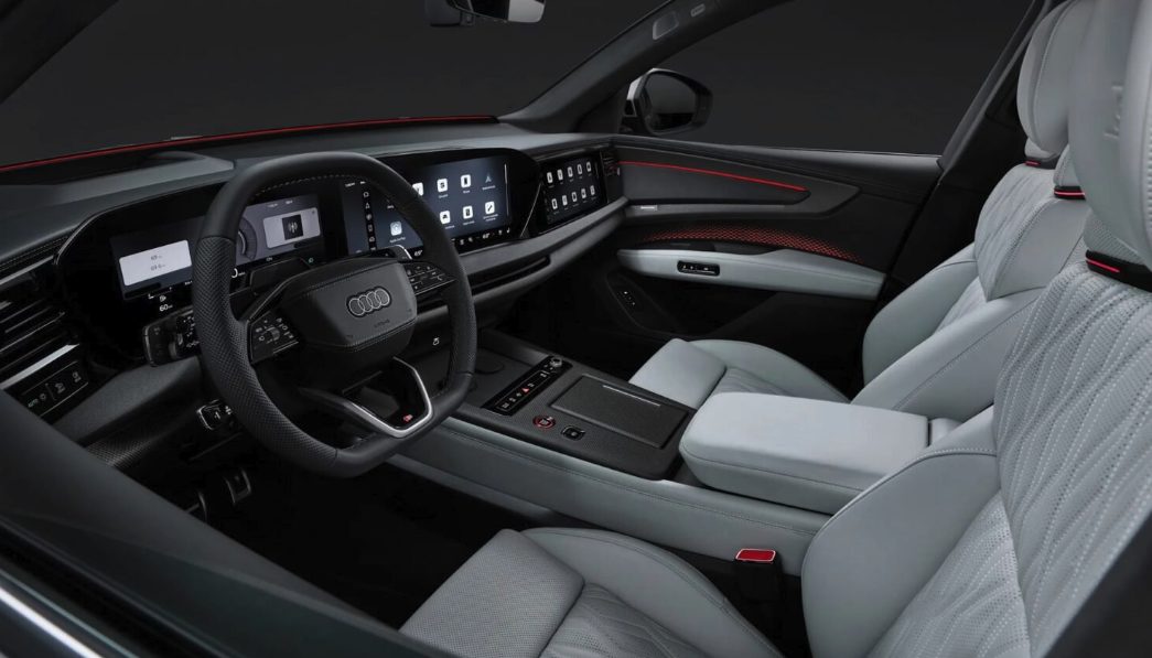 Gli interni del SUV Q9 Audi, con numerosi optional.