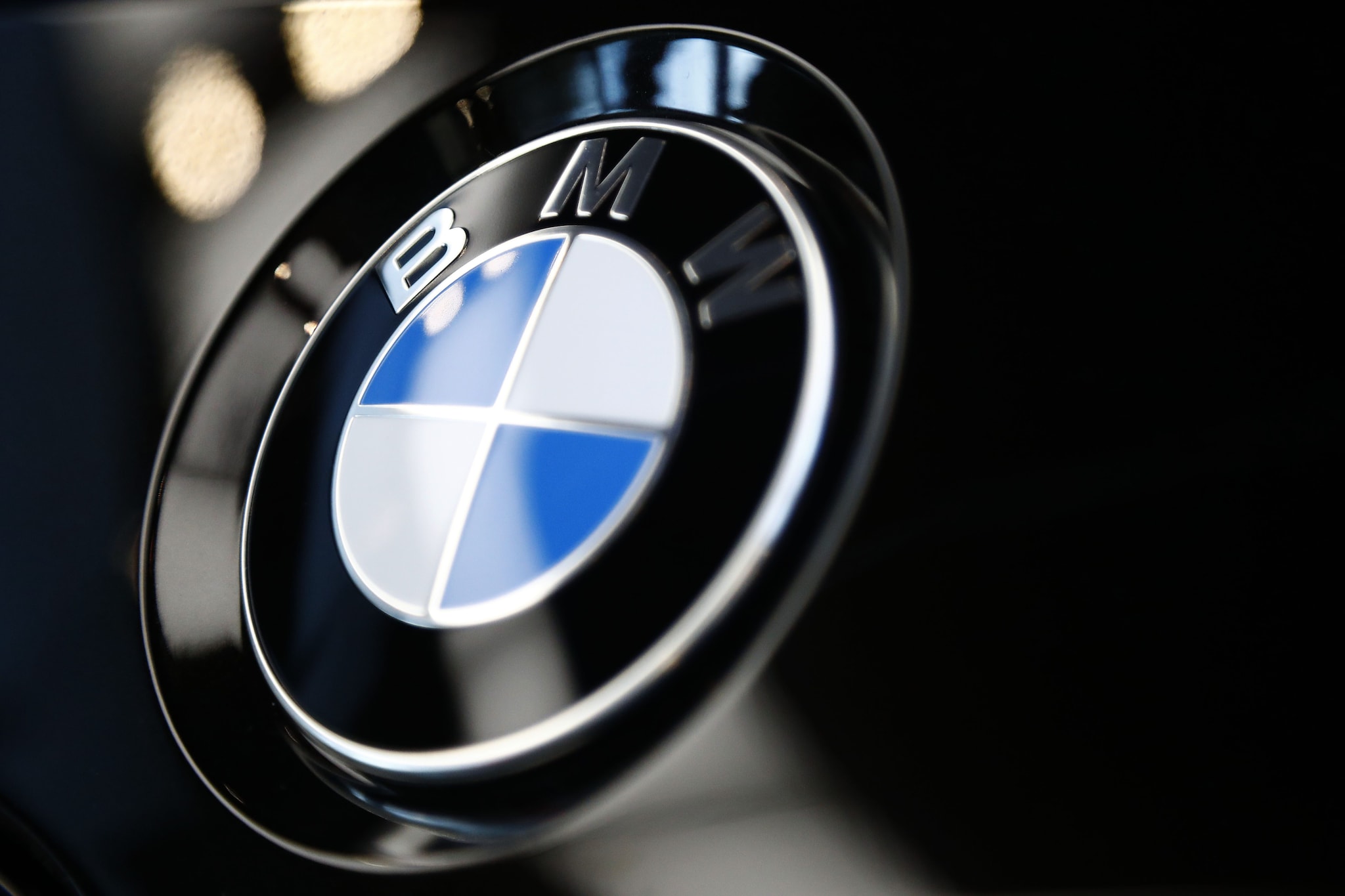 La BMW è stata costretta a richiamare oltre 740 mila veicoli.