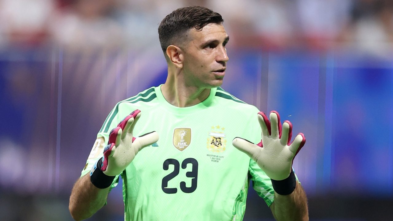 Calciomercato, news di oggi in diretta: la Juve insiste su Kessié e Dibu Martinez, Inter su Spence. La Roma non molla Summerville