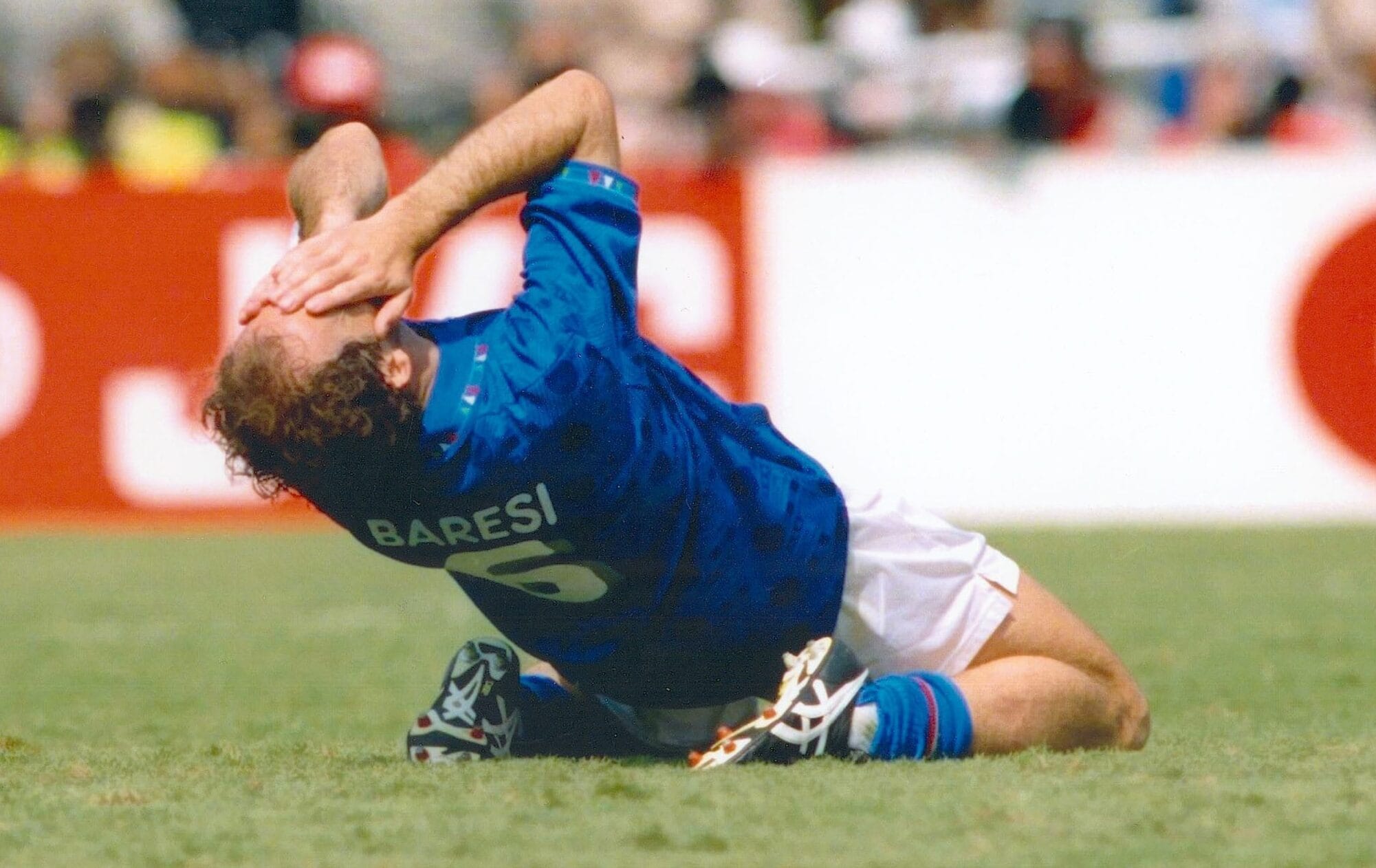 La disperazione di Baresi dopo il rigore fallito contro il Brasile.