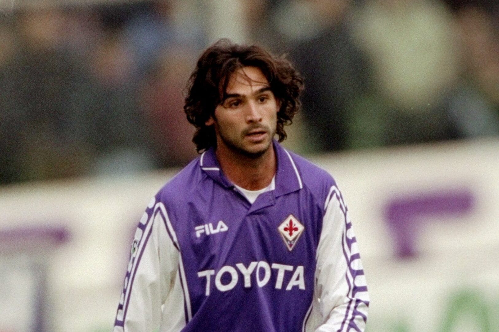 Lele Adani con la maglia della Fiorentina nel 1999: rimarrà in viola per tre stagioni