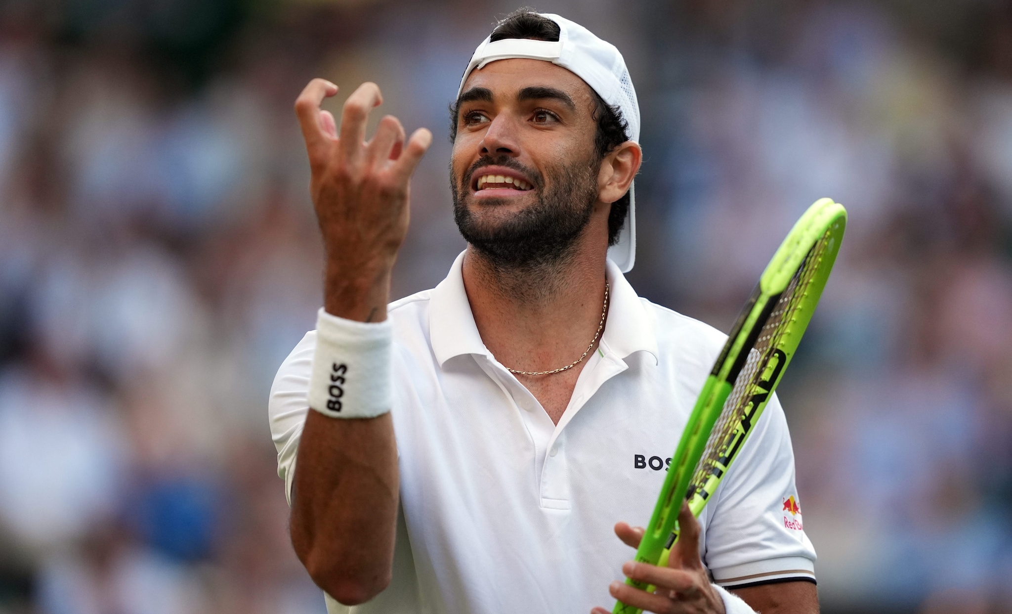 Matteo Berrettini si ferma ancora: "I medici mi hanno diagnosticato un dolore cronico all'anca"