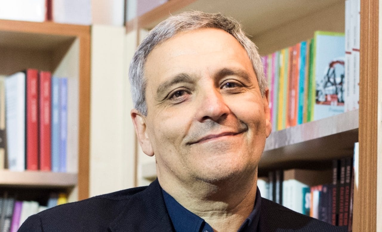 Maurizio De Giovanni: "Ragazzi mai stati a Napoli indossano la maglia azzurra: questo Centenario è anche loro festa"