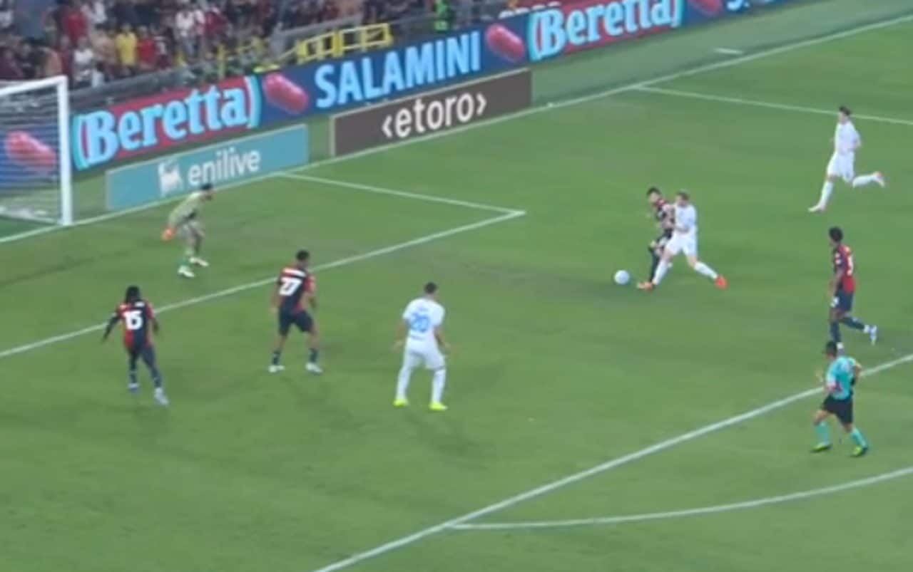 Un gol contestato di De Bruyne e Vergara lanciano il primo Napoli di Allegri: Genoa furioso