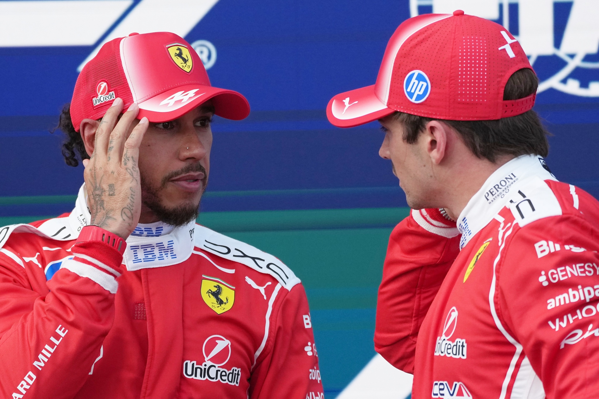 Lewis Hamilton e Charles Leclerc dovrebbero essere anche nel 2027 i piloti Ferrari.