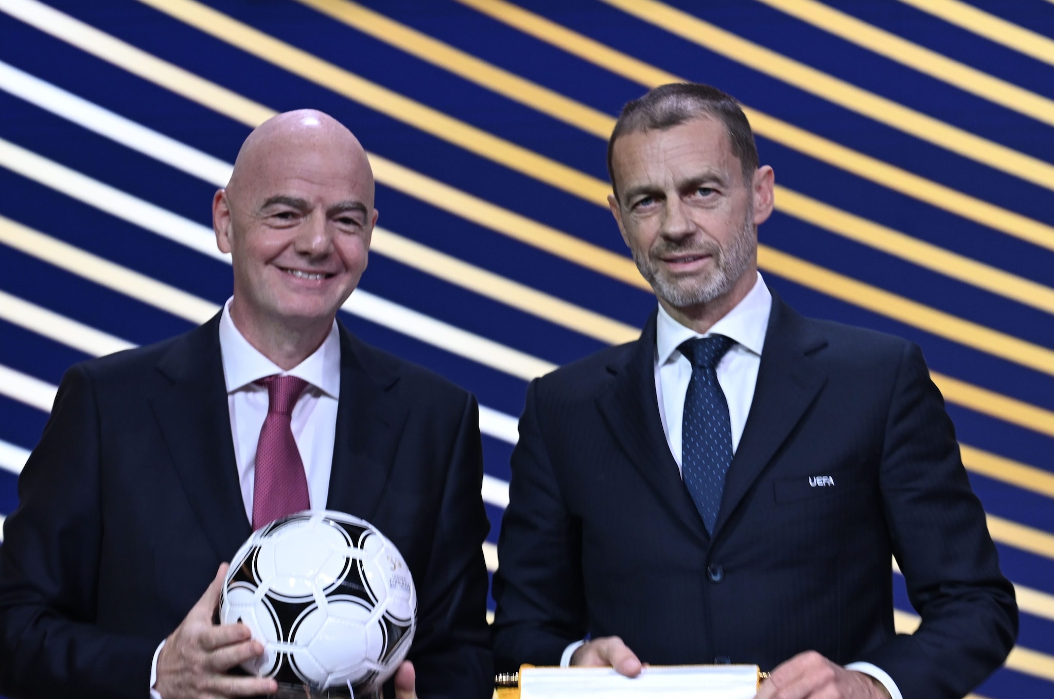 Infantino e Ceferin lo scorso febbraio: la FIFA aveva lavorato dietro le quinte contro l'UEFA