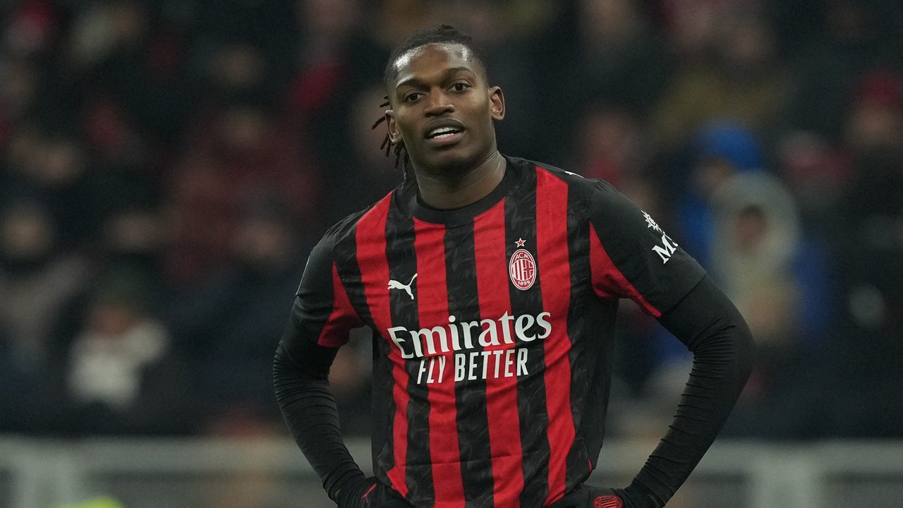 Leao sceglie il Galatasaray e lascia il Milan, Aston Villa rifiutato per avere uno stipendio monstre