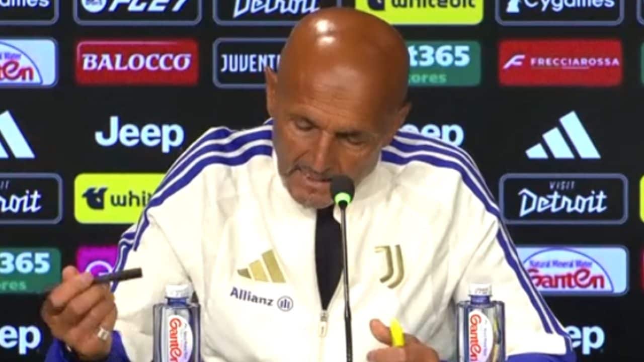 Spalletti legge i nomi di 7 allenatori prima di Frosinone-Juve: "Voglio imparare cose nuove da loro"