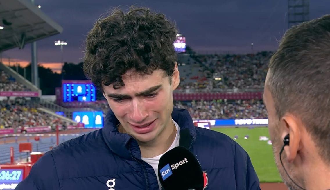 Edoardo Stronati in lacrime dopo il salto: "Avevo promesso a mio nonno di arrivare più vicino possibile al cielo"