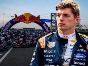 Max Verstappen partecipa a una gara di kart partendo ultimo contro cento piloti