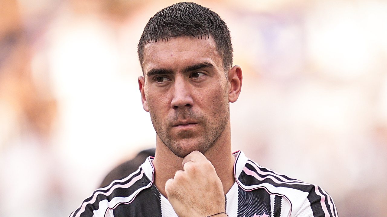 Vlahovic frenato dalle commissioni degli agenti: oltre 15 milioni di euro, nessun club accetta