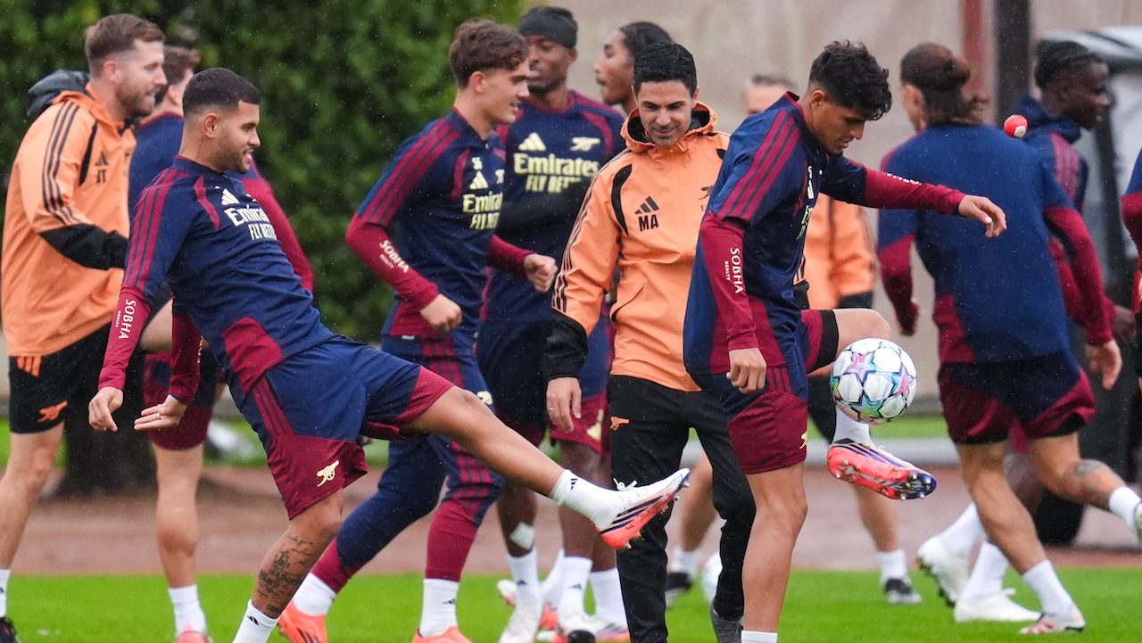 L'Arsenal non riesce a partire in tempo per Napoli: vigilia tribolata in Champions, salta conferenza