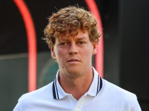 Jannik Sinner torna in campo nel torneo di Pechino