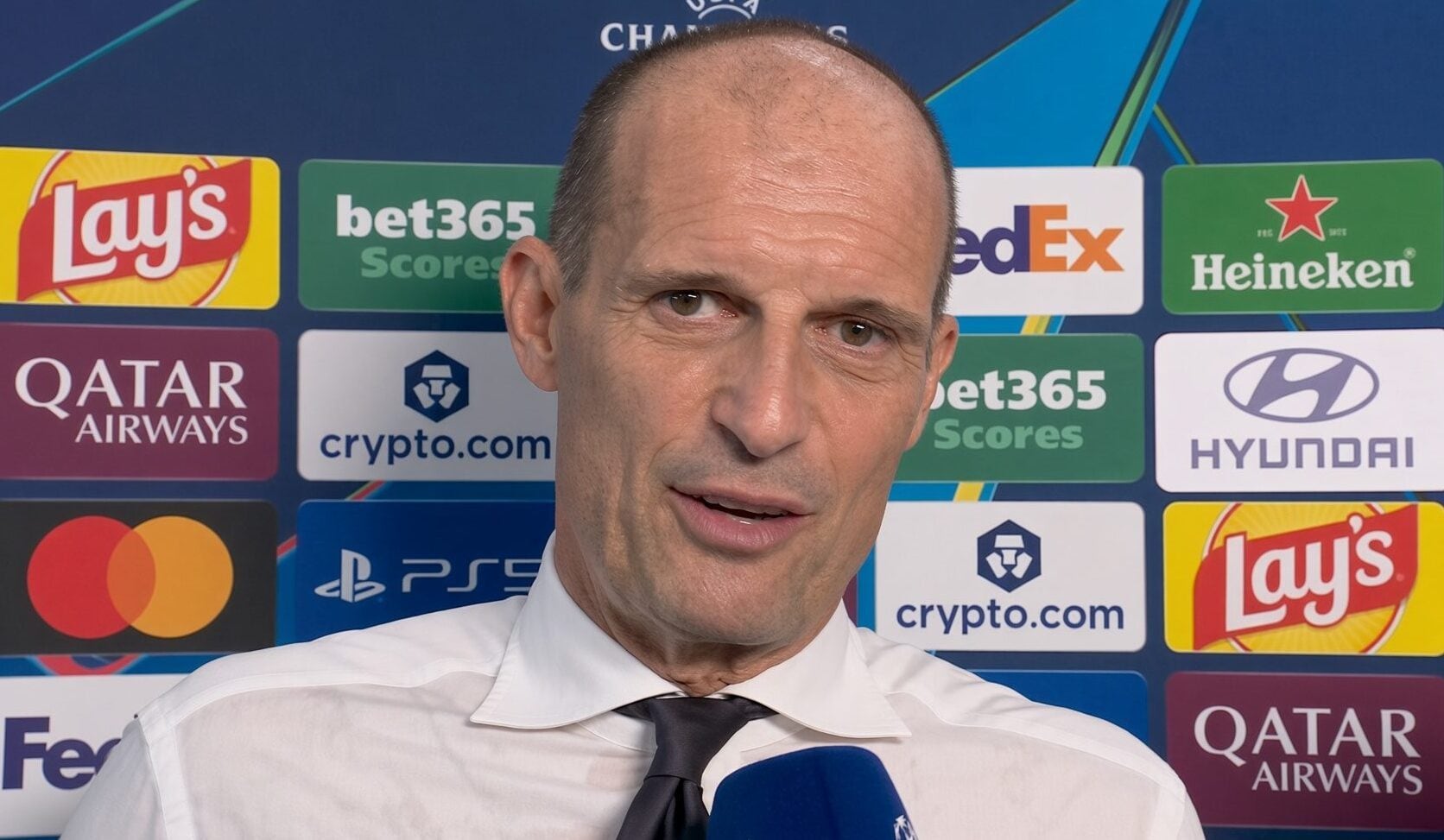 Allegri scherza dopo l'Arsenal: "Scusate il ritardo, ho fatto una doccia... avevo caldo"