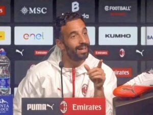 La reazione dell'allenatore Ruben Amorim verso un giornalista sulla formazione del Milan
