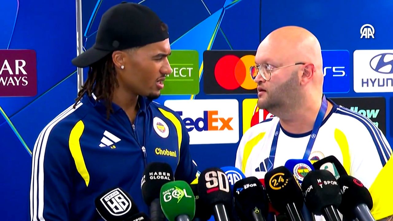 Archie Brown in totale imbarazzo in diretta TV scopre le dimissioni di Kartal dal Fenerbahce: "Ma come?!"