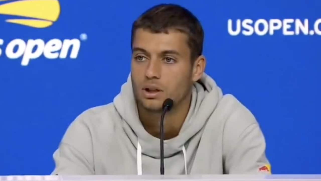 Cobolli infastidito dal rumore agli US Open dopo l'eliminazione: "Per noi è davvero dura giocare"