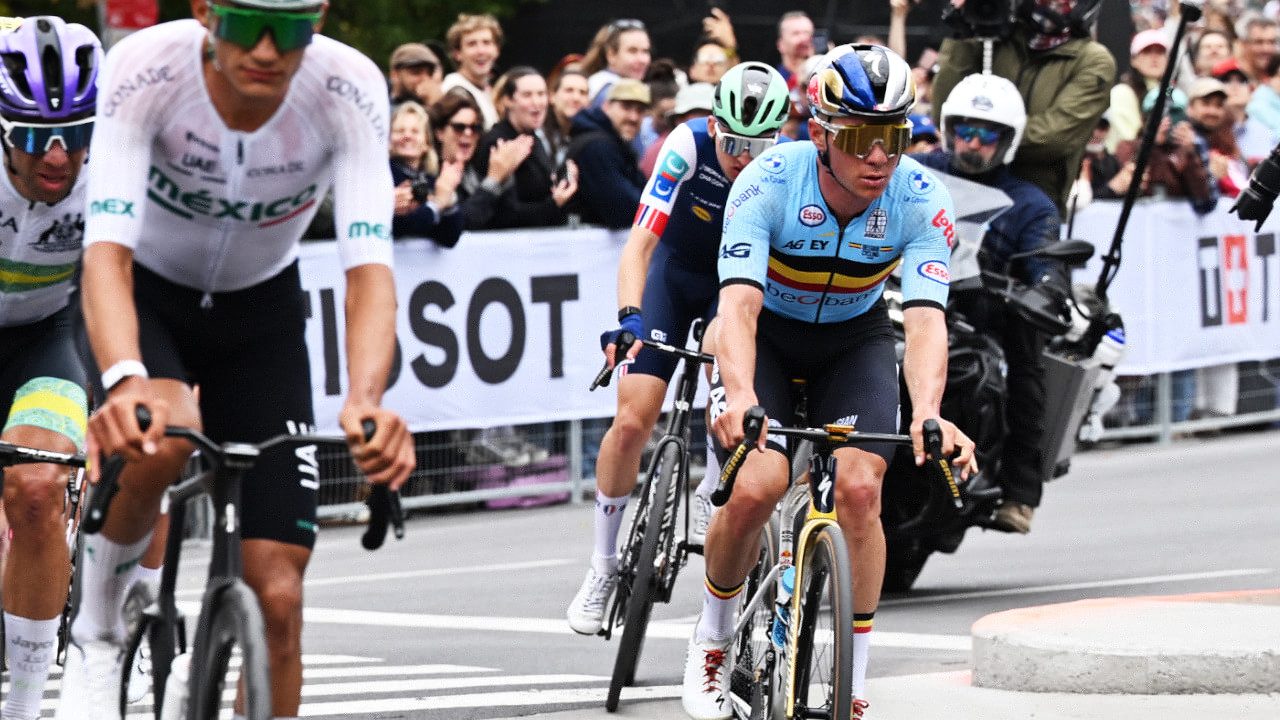 Evenepoel, il grande sconfitto ai Mondiali di ciclismo: i messaggi sulle borracce non hanno funzionato