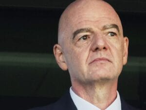 Scontro legale tra la FIFA e la UEFA per presunta campagna di disinformazione