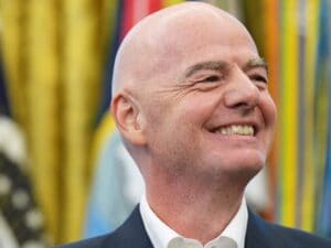 La Francia si sfila da Infantino e critica la gestione Fifa