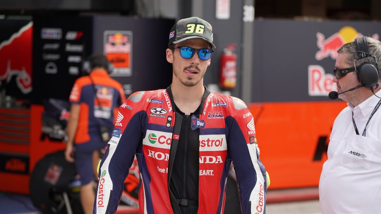 Joan Mir si ferma dopo il malore di Misano: gli esami del sangue hanno trovato "parametri alterati"