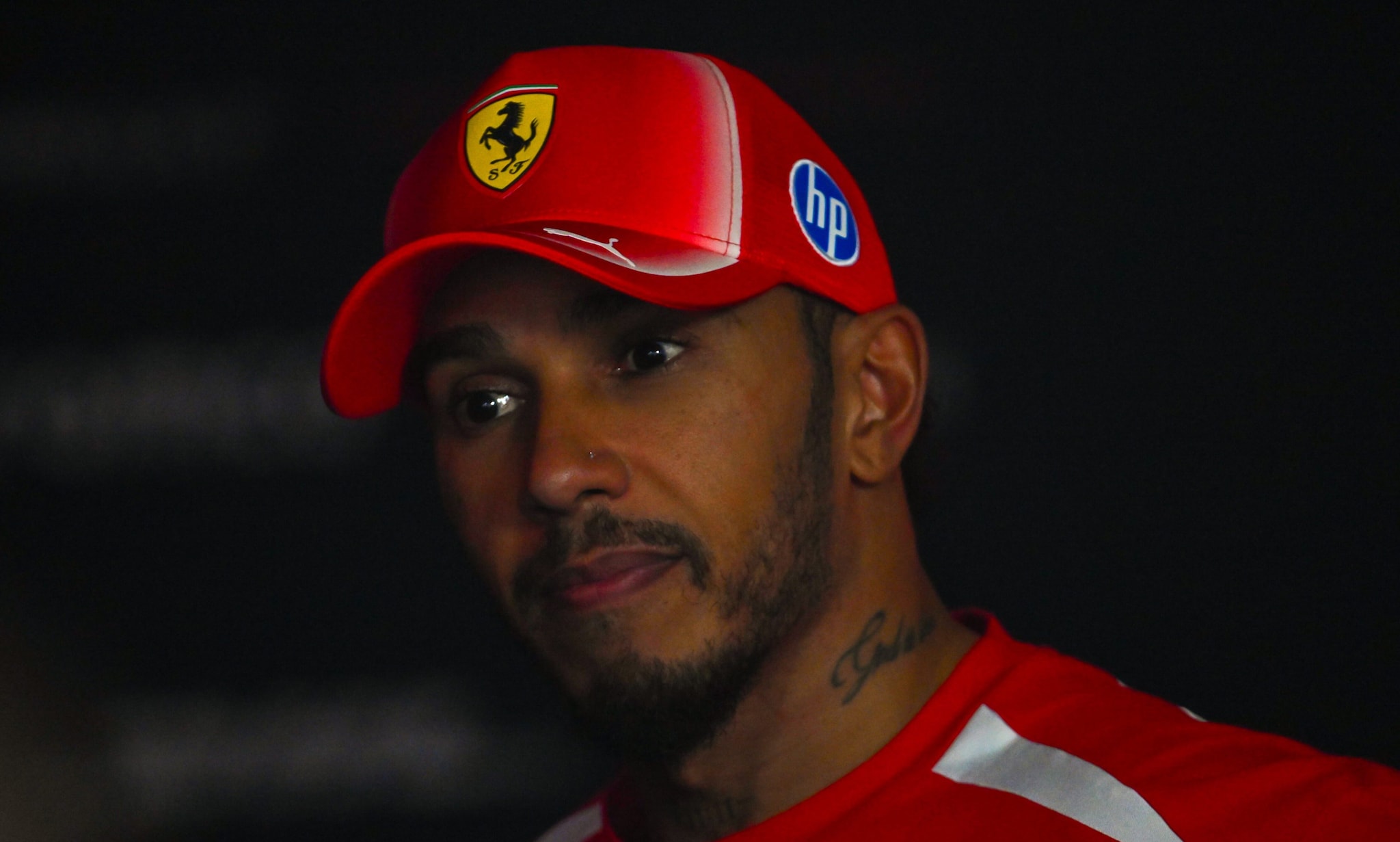 Lewis Hamilton e il Team Radio sarcastico con la Ferrari a Baku: "Ok, guarderò in tv"