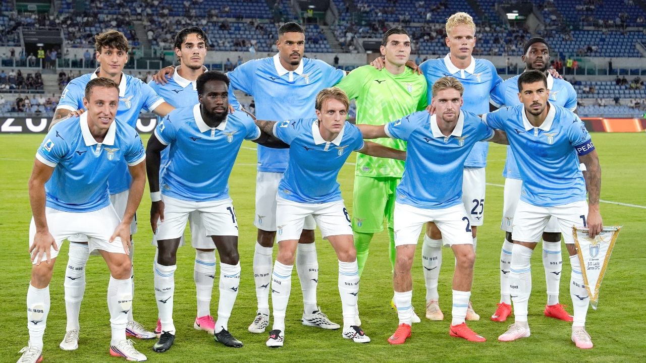 La Lazio ha preso 7 giocatori spendendo solo 11 milioni, ma non è il vero conto: cos'è il "metodo Lotito"
