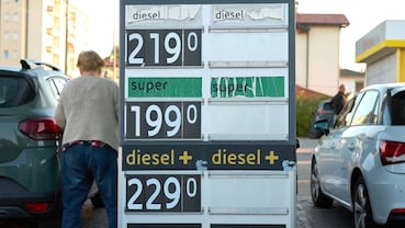 Prezzi di benzina a 1,99 euro e diesel a 2,19 euro al distributore