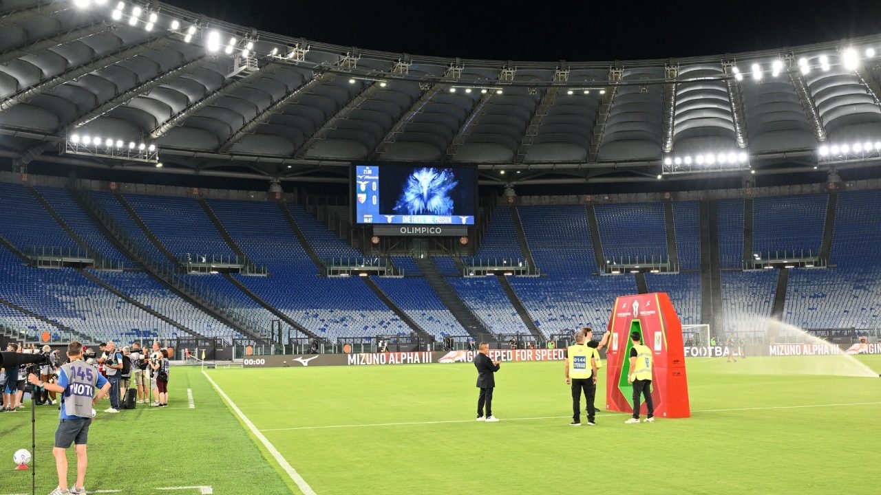 Perché i tifosi della Lazio non vanno allo stadio anche se la squadra è prima: la "guerra" a Lotito