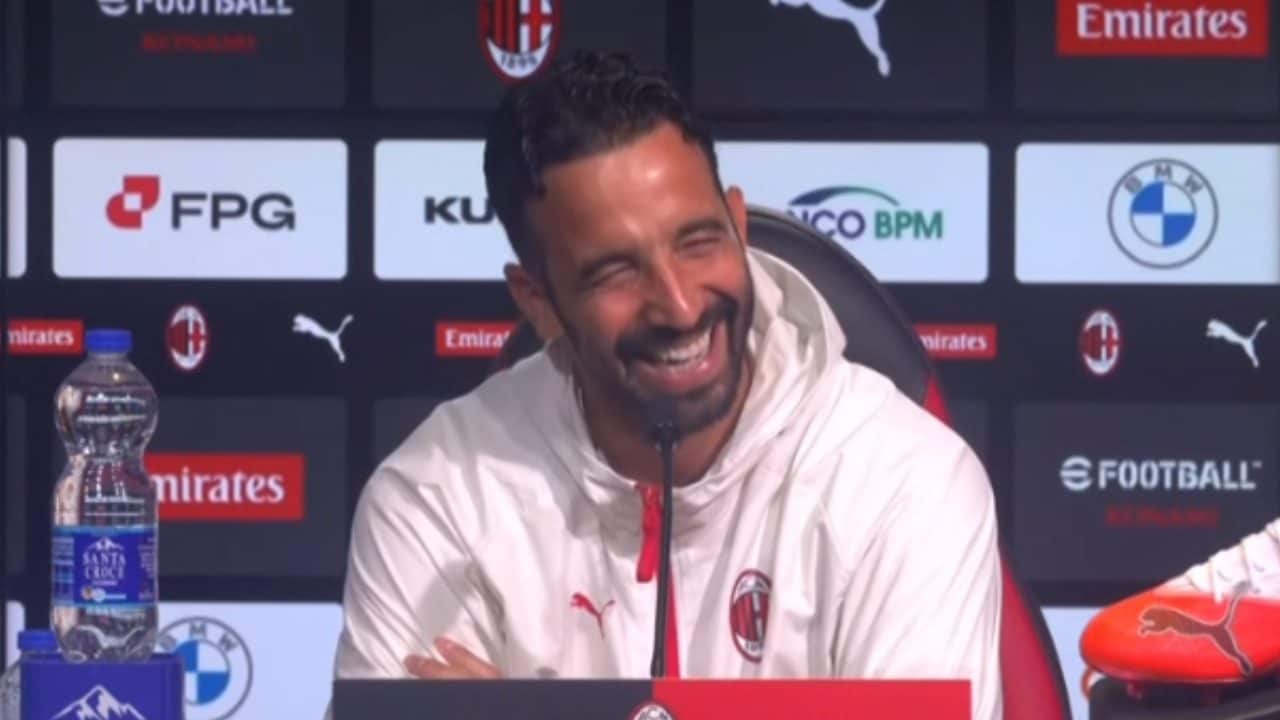 Amorim scoppia a ridere, spiazzato dalla domanda sul mercato del Milan: "C'è Cardinale qui in sala"