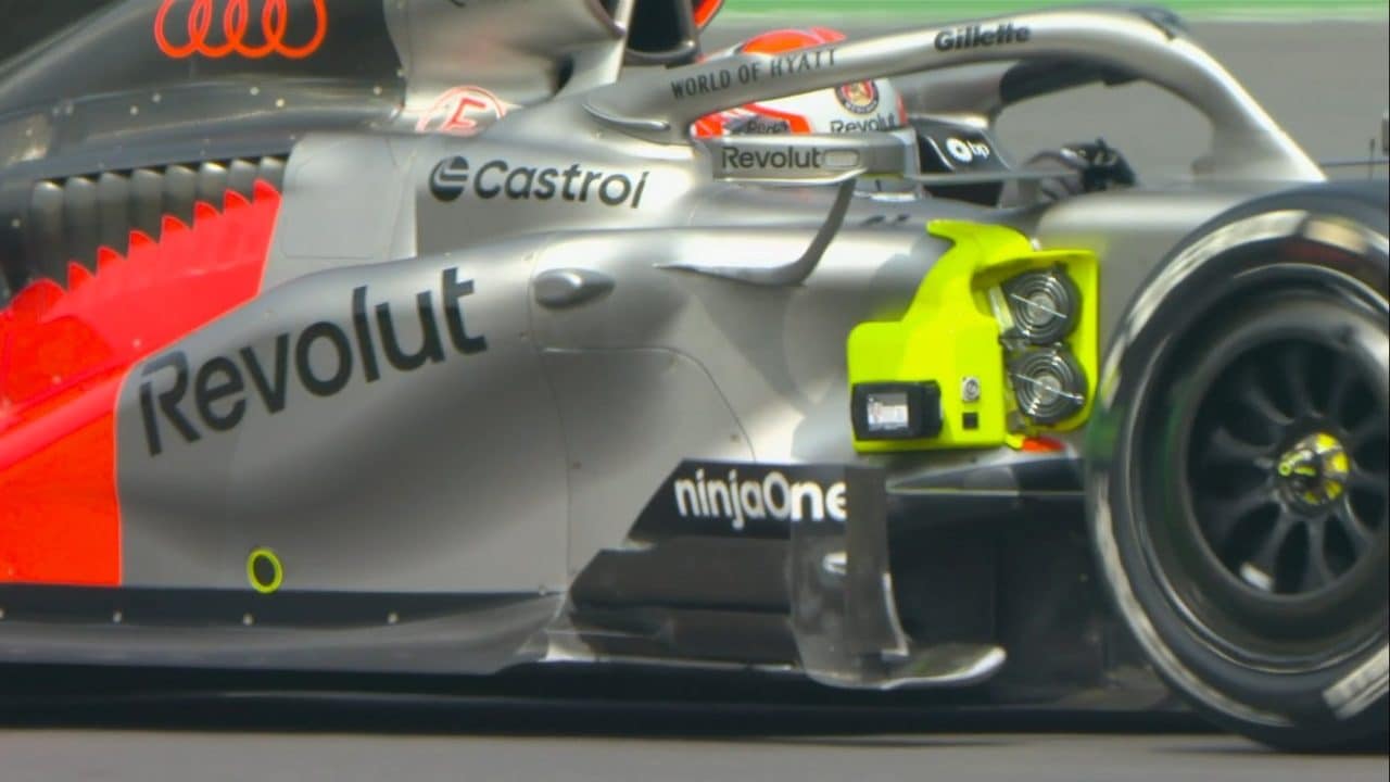 L'Audi manda in pista un pilota di F1 con un ventilatore ancora attaccato alla macchina: se ne accorgono dopo