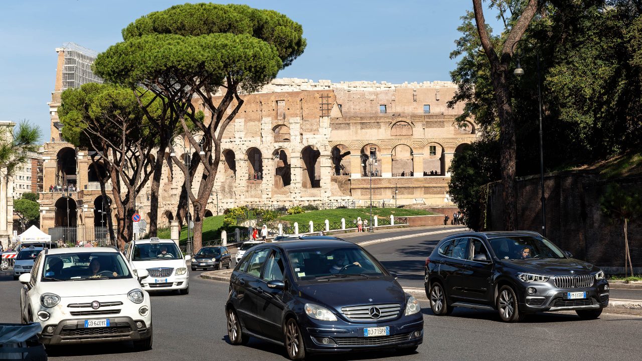 Bollo auto, a dicembre scade la rata che comprende mesi del 2027: quando si paga e chi rientra nell'esenzione
