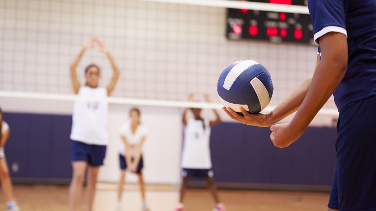 "Mio figlio non giocava più, il suo club di pallavolo diceva: abbiamo bisogno di chi ci sostiene, non di chi è bravo"