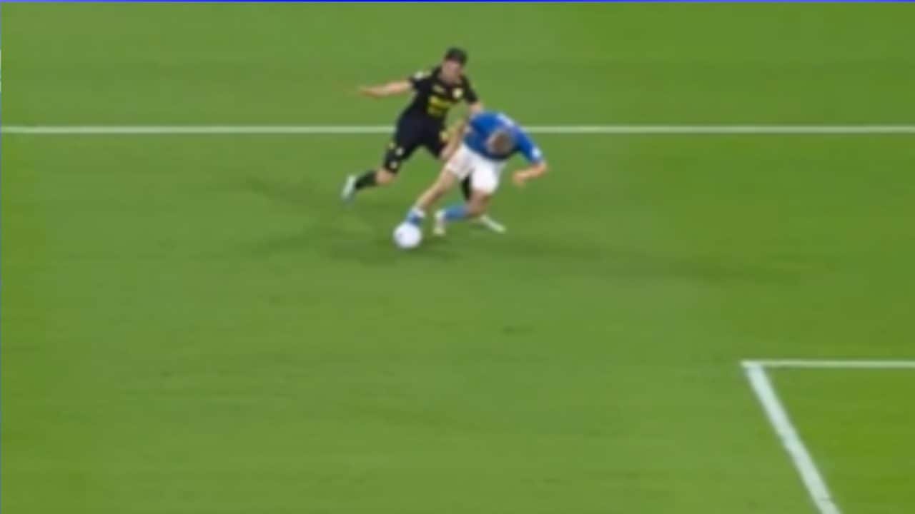 Palmisani fa il miracolo su Hojlund, poi capitola con De Bruyne: ma il rigore per il Napoli non c'era