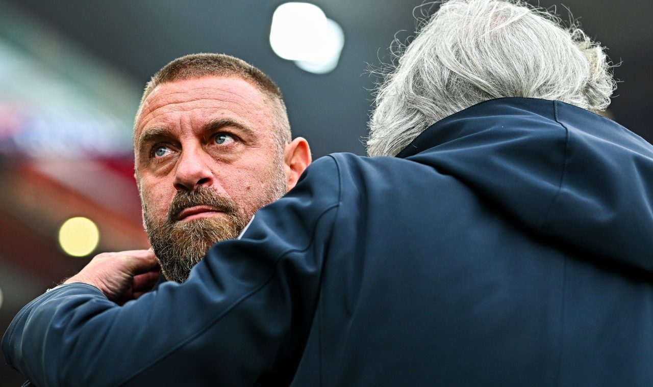 De Rossi perde la pazienza con un tifoso: "A me chi tratta da scemo va bene, ma sosteniamo questi ragazzi"