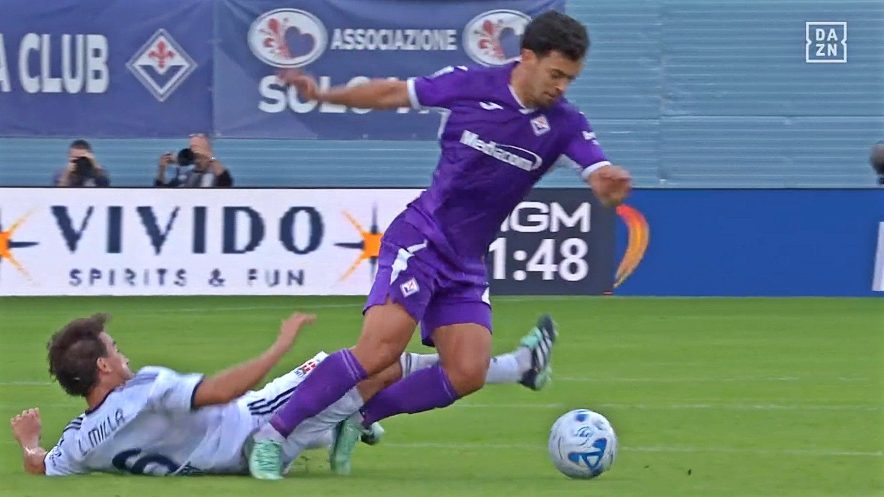 Follia del VAR in Fiorentina-Como, gol di Liberali assegnato dopo un fallo: siamo oltre il metro Orsato