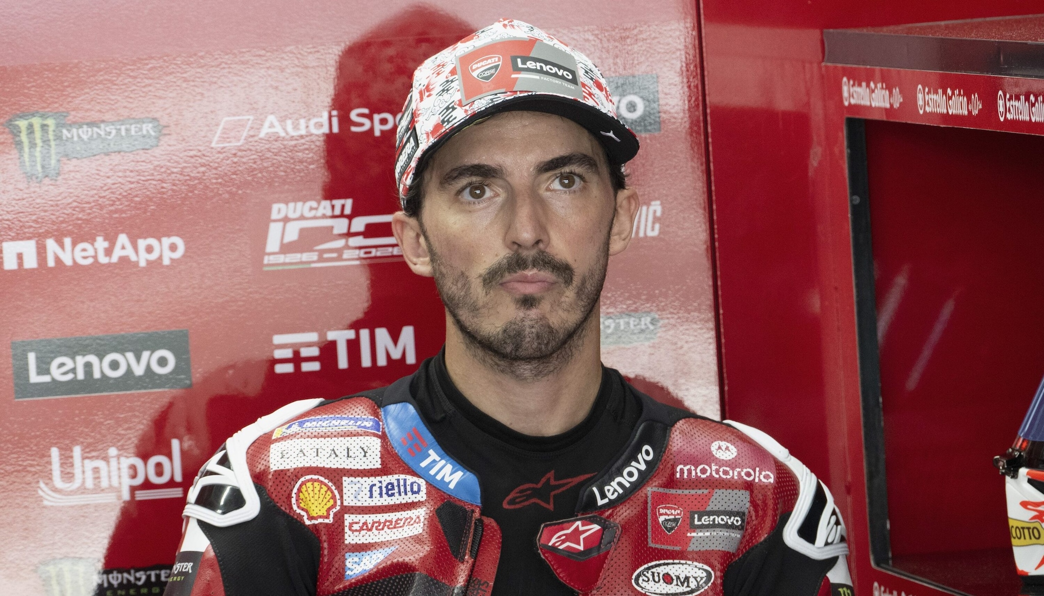 La frustrazione di Pecco Bagnaia a Sepang, dodicesimo e caduta: "La moto va solo sul dritto"