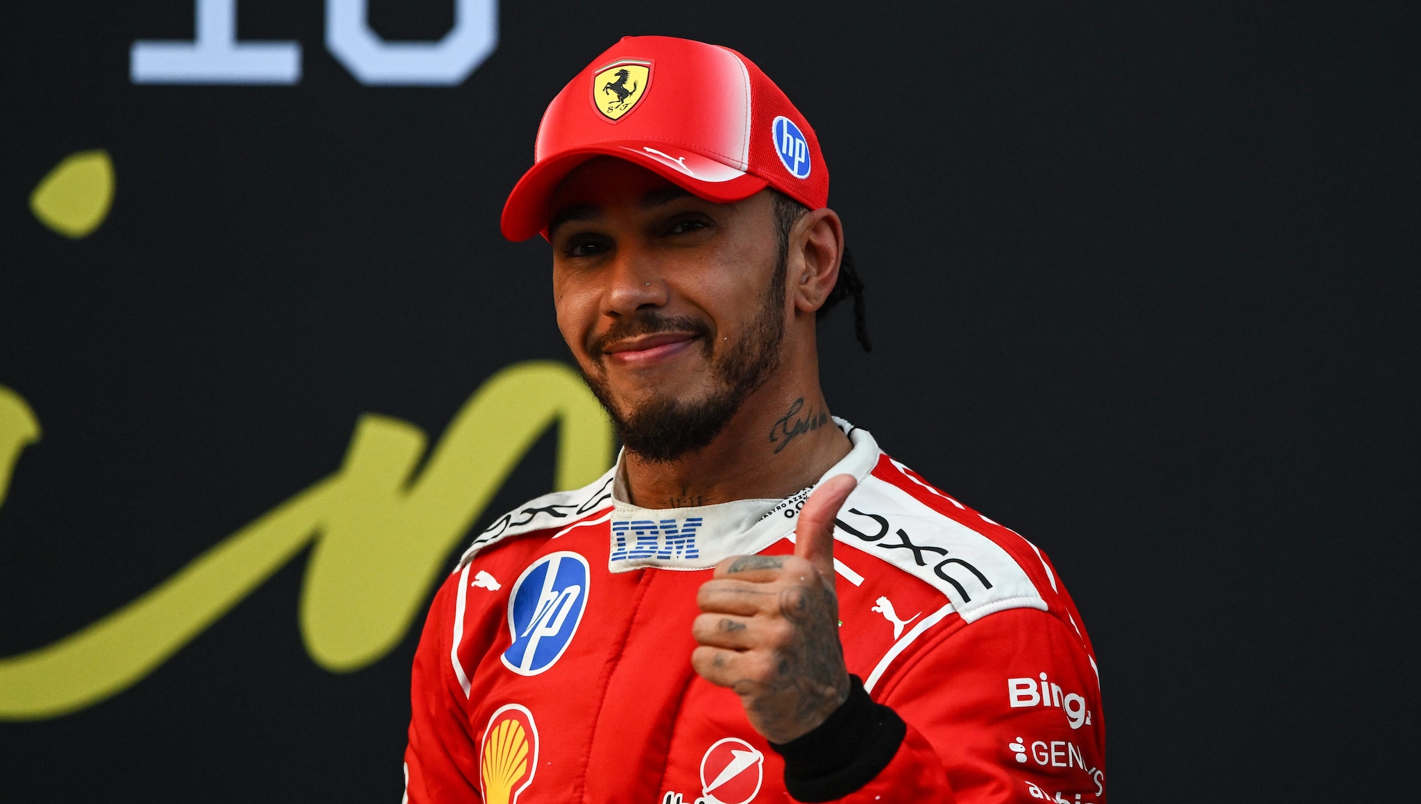 Hamilton, la chiamata radio che ha salvato la Ferrari a Sepang: "Non andrò al casinò con quei ragazzi"