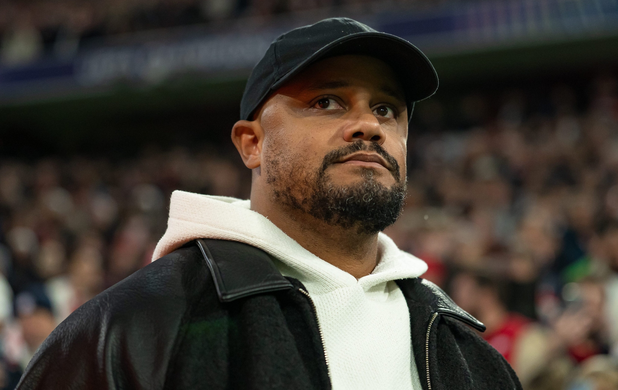 Come sta Kompany dopo il malore, l'ultima ipotesi: un problema cerebrale che può causare convulsioni