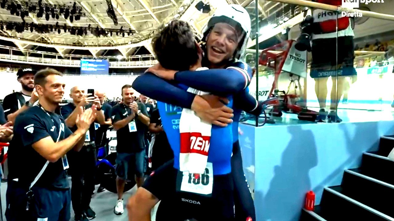Jonathan Milan è un oro straordinario ai Mondiali su pista: domina in finale, Ganna di bronzo!