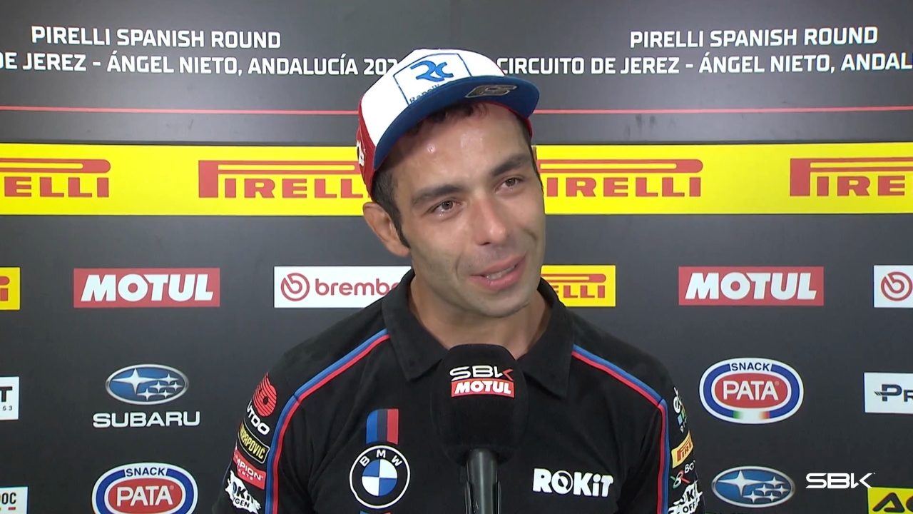 Petrucci in lacrime a Jerez per l'addio alla Superbike: impiega 15 minuti per attraversare la pit lane