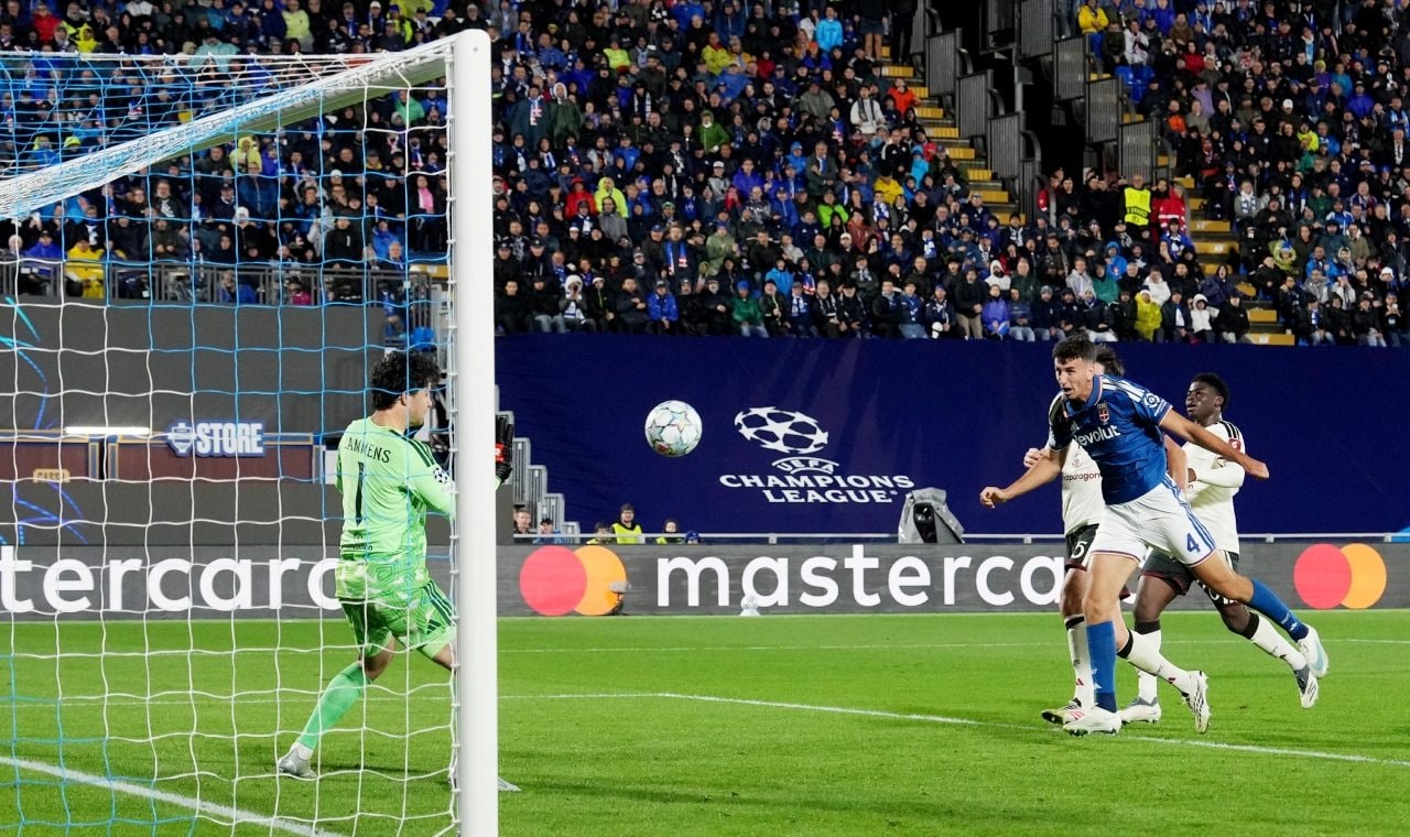 Il gol di Jacobo Ramon al Manchester United è il manifesto del Como di Fabregas in purezza