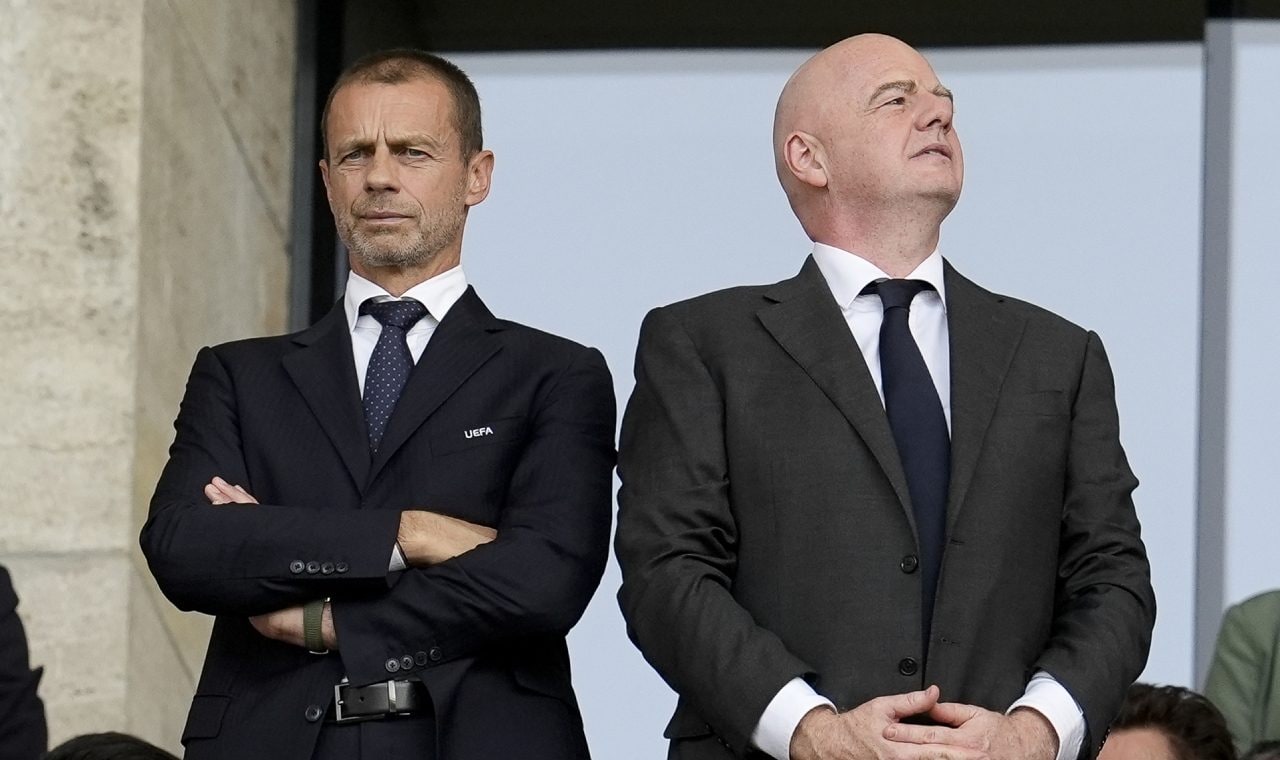 Cosa c'è dietro la tensione FIFA-UEFA, si cerca un candidato per sfidare Infantino: spunta il nome di Wenger