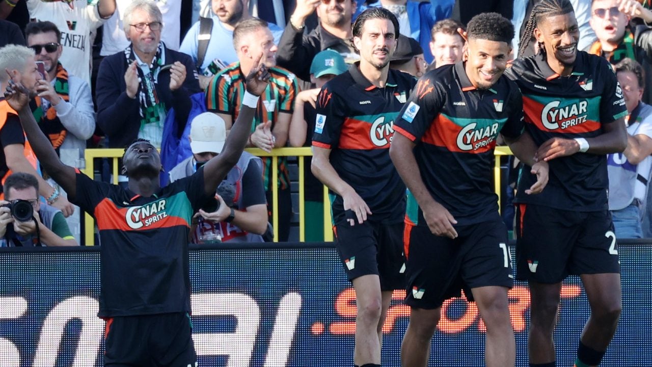 Venezia-Napoli 1-0 risultato finale della partita di Serie A: gol partita di Adams,De Bruyne sbaglia un rigore. Gli highlights