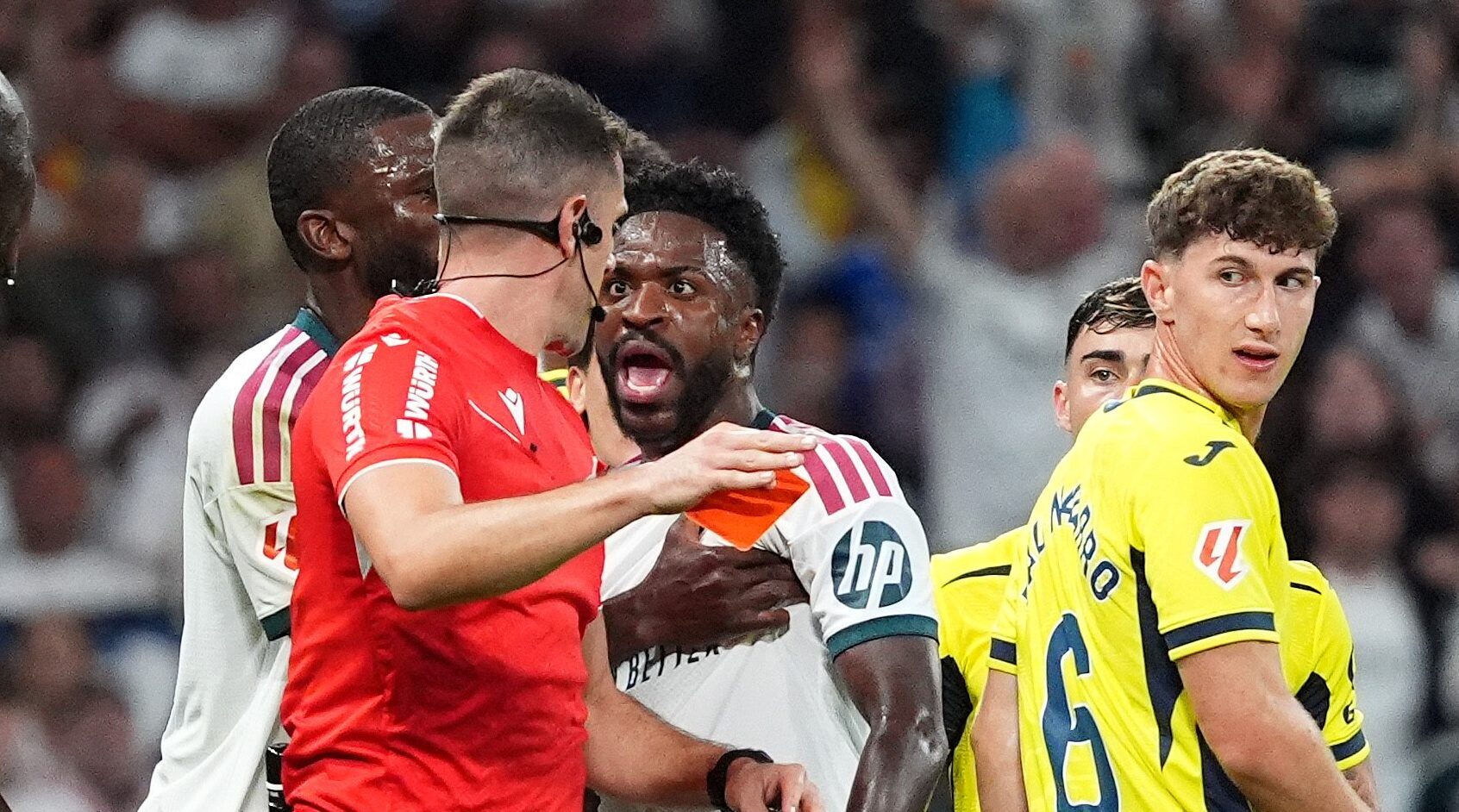 Vinicius rischia la stangata per la tirata di capelli a Saliba: l'articolo 103.2 è una sentenza