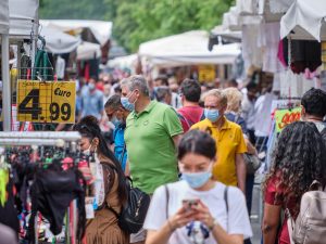 Foto di repertorio – Mercato di Porta Portese, Roma