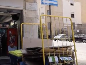 Il supermercato in piazza Santa Maria Liberatrice a Testaccio